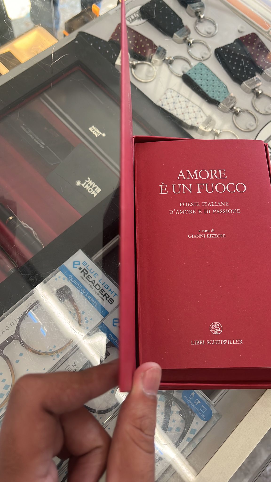 Libro rilegato in rosso - Amore è un Fuoco